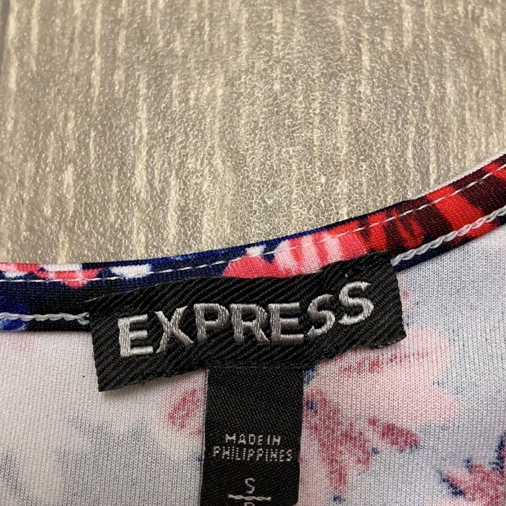 ‎Womens Express Floral Crop Top Shirt - Picture 3 of 4
